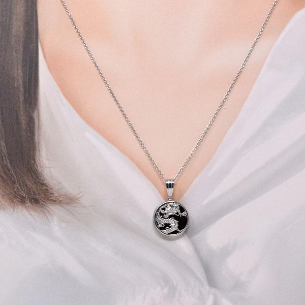 黒 ブラック オニキス ドラゴン 龍 竜 ペンダント ネックレス シルバー