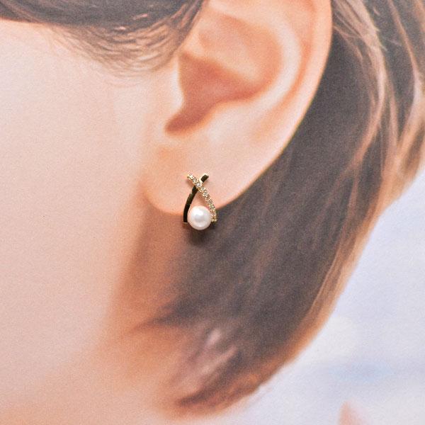 K18 アコヤパール　ピアス　7mm クロス アコヤ 真珠 ピアス クロス デザイン ダイヤモンド 18金 k18 一粒