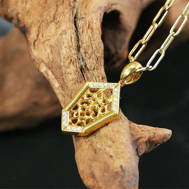 K18YG/K18PG/PT950【メンズペンダントトップ 】高品質　デザイン　地金　ダイヤ【0.08ct】ゴールドネックレス メンズジュエリー１８金 クラシカル 高級の画像