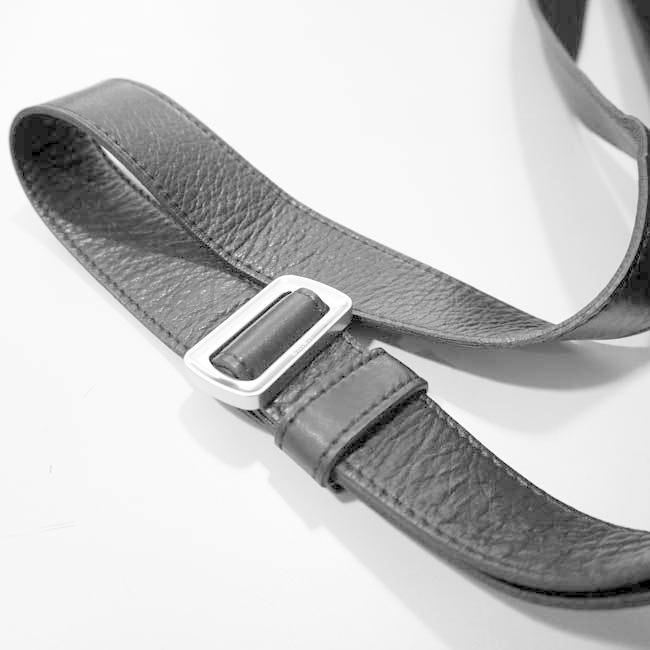 aniary（アニアリ） (正規販売店) ショルダーバッグ 本革 リアリティ