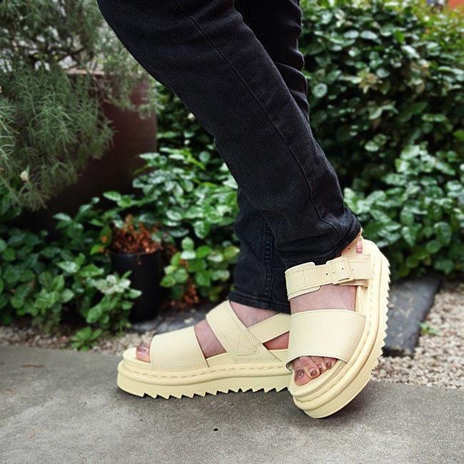 Dr.Martens ドクターマーチン サンダル レディース VOSS MONO Dr.Martens ドクターマーチン サンダル レディース VOSS MONO