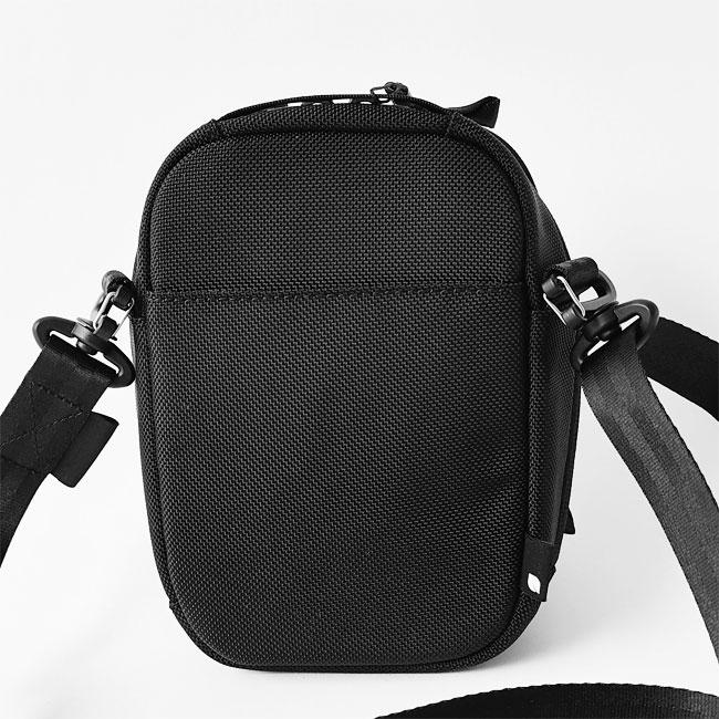 incase（インケース） (正規販売店) ショルダーバッグ Tracks Small