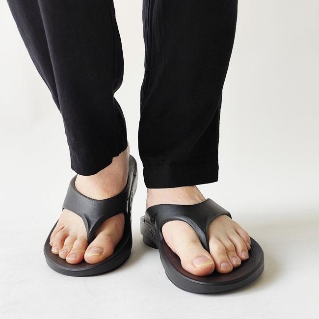 OOFOS（ウーフォス） 並行輸入品 サンダル Ooriginal Thong ウー