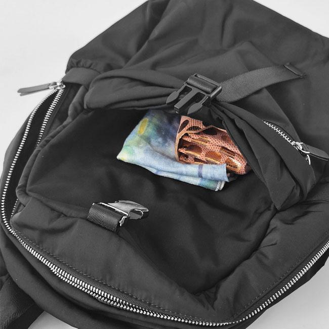 story. ストーリー ネオプレン ボンディングリュック 黒2wayポーチ付き 未使用品‼️ story. ストーリー ネオプレン ボンディング