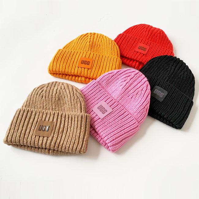 UGG アグ ニットキャップ レディース W CHUNKY RIB BEANIE LOGO UGG アグ ニットキャップ レディース W CHUNKY RIB BEANIE LOGO