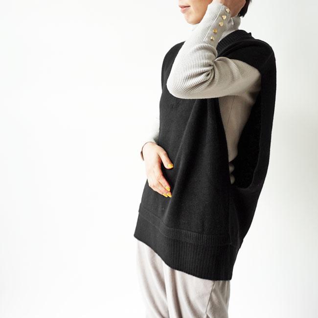 WHYTO ホワイト ベスト レディース WHYTO. V Slit Knit best V WHYTO ホワイト ベスト レディース WHYTO. V Slit Knit best V
