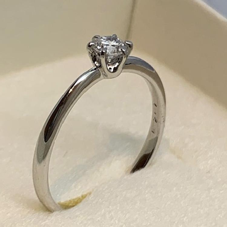 在庫限りのお得な商品 K18 WG ダイヤモンドリング Dカラー 約0.2ct 18 