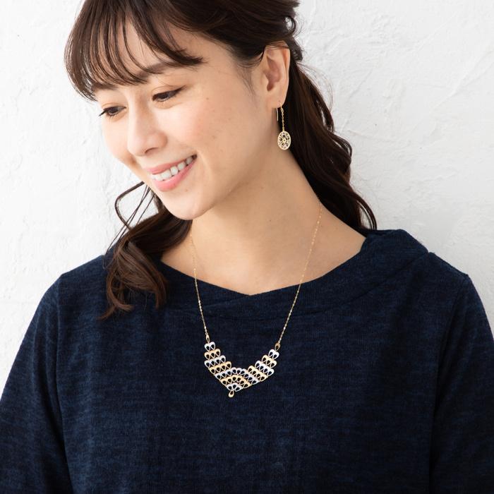 コンビカラー あずき 扇 モチーフ ネックレス スライドボールアジャスター付き リバーシブル K18 YG WG 約50cm 重さ約3.8g K18ネックレス イエローゴールド ホワの画像