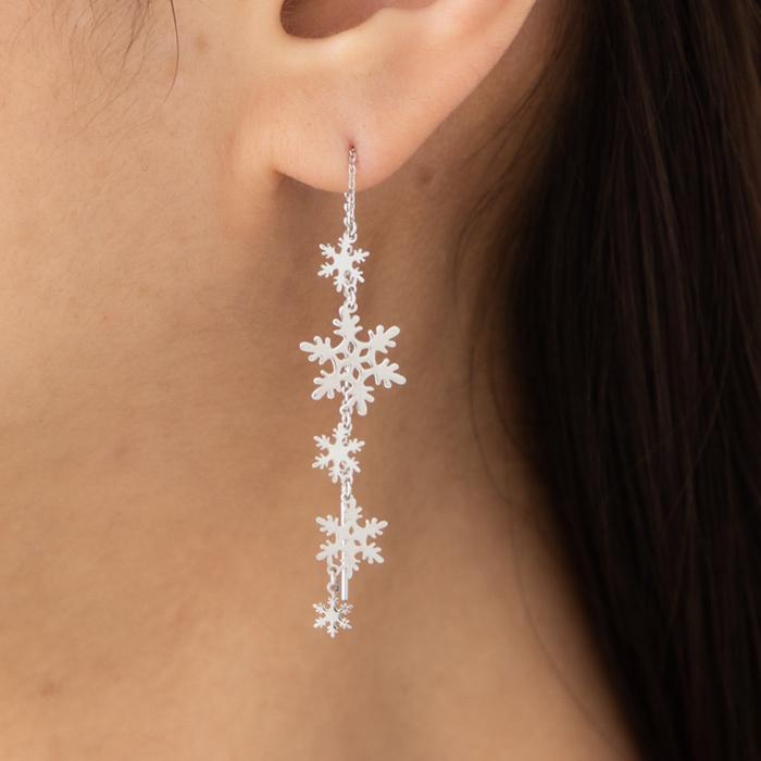 雪の結晶 チェーンピアス ロングピアス K18WG ホワイトゴールドピアス 