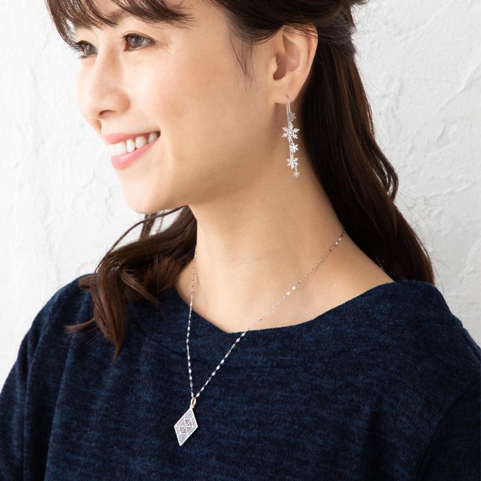 雪の結晶 チェーンピアス ロングピアス K18WG ホワイトゴールドピアス 