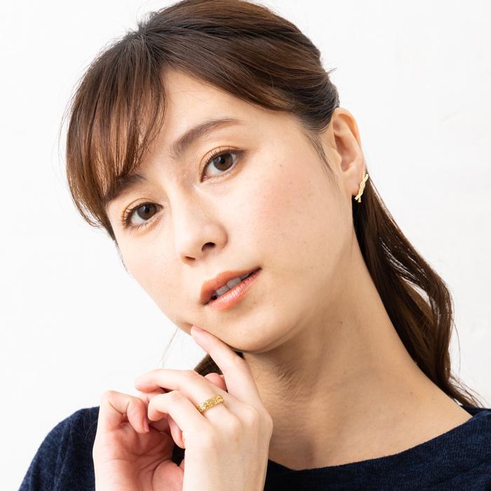 ロープデザイン ピアス K18YG ねじり ツイスト ピアス K18 イエローゴールド バータイプ ピアス 18金 約2.0g 左右合計の画像