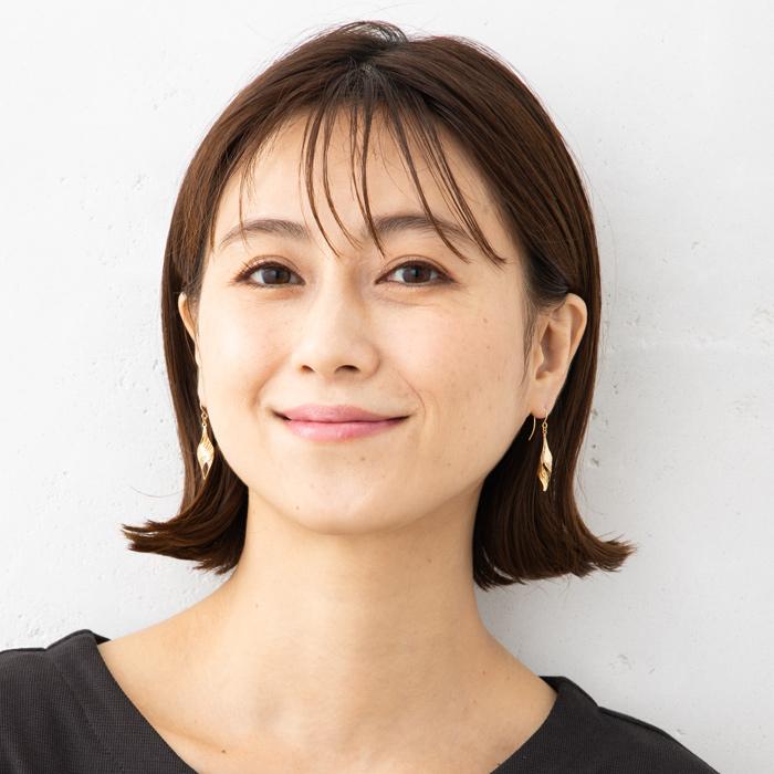 透かし シェル風 2枚合わせ ひねり フック ピアス K18YG 揺れるデザイン フックピアス K18 イエローゴールド 18金 約1.5g 左右合計 巻貝風の画像