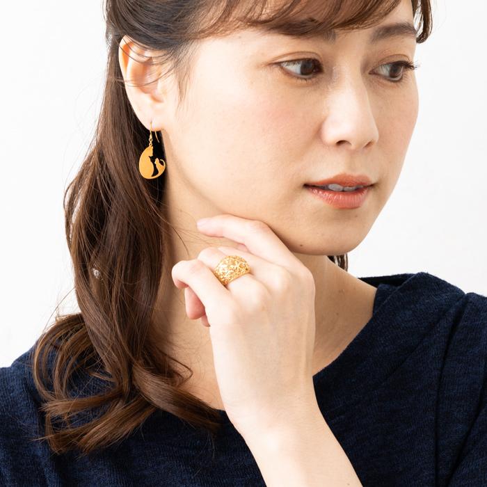リング 透かし 月甲 ぷっくり ボリュームシルエット リング フラワーカット 花モチーフ K18 YG 18金 指輪 イエローゴールドの画像