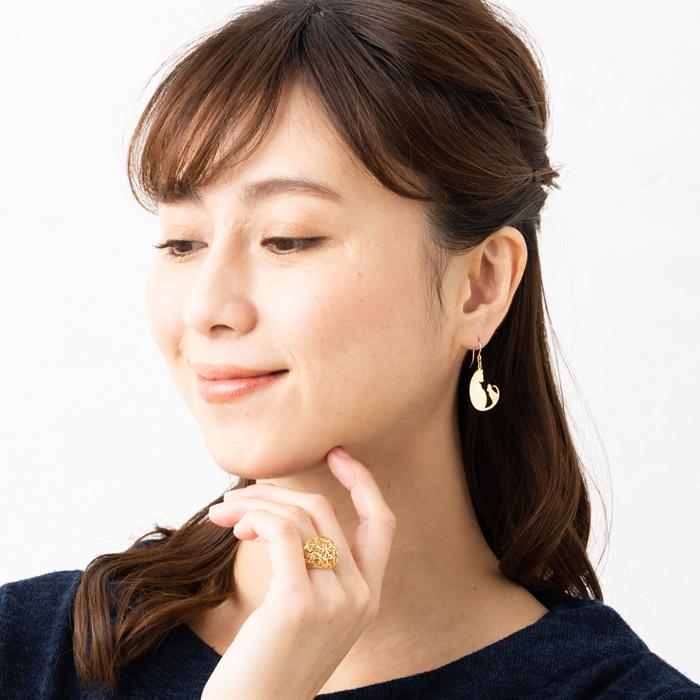 リング 透かし 月甲 ぷっくり ボリュームシルエット リング フラワーカット 花モチーフ K18 YG 18金 指輪 イエローゴールドの画像