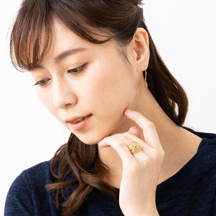 リング 透かし 月甲 ぷっくり ボリュームシルエット リング フラワーカット 花モチーフ K18 YG 18金 指輪 イエローゴールドの画像