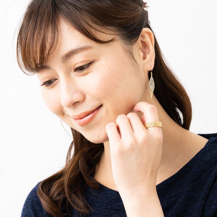 透かし 幅広 リング ジオメトリック デザイン リング 18金 指輪 イエローゴールドの画像