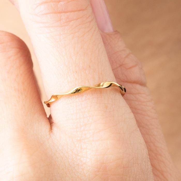 極細 ねじれ リング K18 YG シンプルデザイン 重ね付け 18金 指輪  