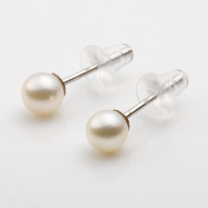 あこや真珠ネックレス  パールネックレス イヤリングorピアスセット 4.5mm 花珠 選べる長さ 42cm 45cm＊専用ケース、専門機関の鑑別書付きの画像