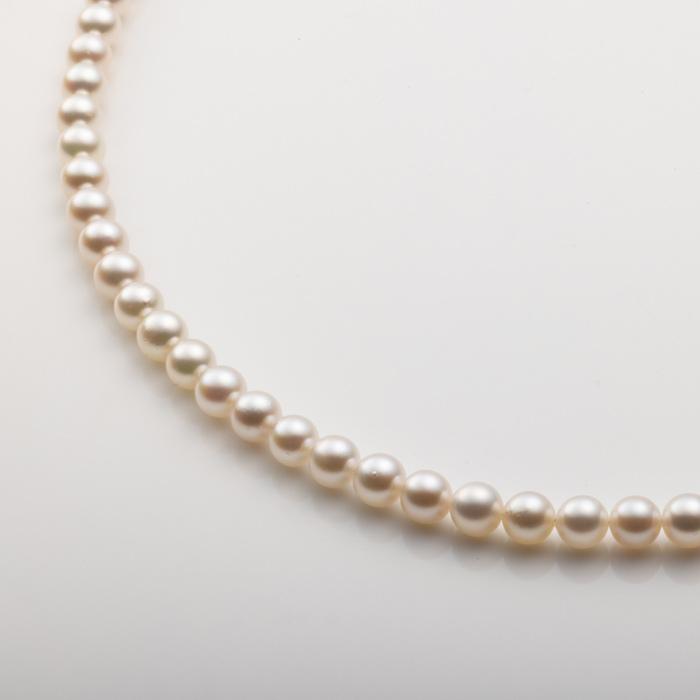 あこや真珠ネックレス  パールネックレス イヤリングorピアスセット 4.5mm 花珠 選べる長さ 42cm 45cm＊専用ケース、専門機関の鑑別書付きの画像