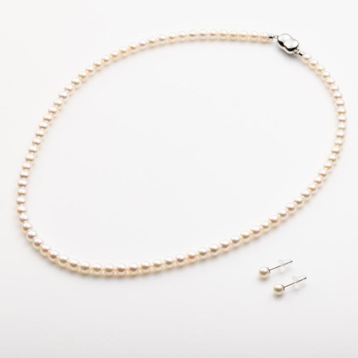 あこや真珠ネックレス  パールネックレス イヤリングorピアスセット 4.5mm 花珠 選べる長さ 42cm 45cm＊専用ケース、専門機関の鑑別書付きの画像