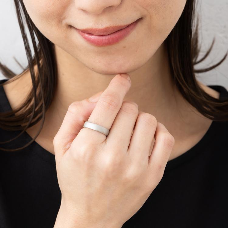 つや消し 純プラチナ Pt999 リング 指輪 地金 資産 平打ち デザイン 幅約4.6ｍｍ 約5.7ｇ(11号基準) 艶消し【造幣局品位証明刻印】の画像