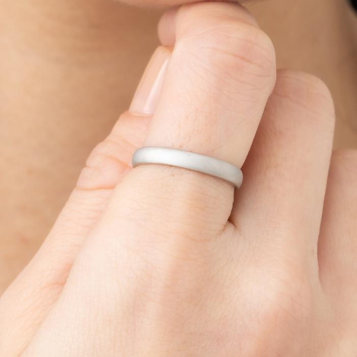 つや消し 純プラチナ Pt999 リング 均一幅 指輪 華やか 甲丸デザイン 幅約3.3mm 約3.1ｇ(11号基準) 艶消し マット【造幣局品位証明刻印】の画像