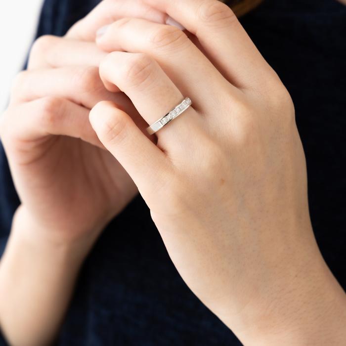 【やわらぎ】Pt900 プリンセスカット ダイヤモンド エタニティ リング やわらぎ様専用】Pt900 プリンセスカット ダイヤモンド エタニティ リング