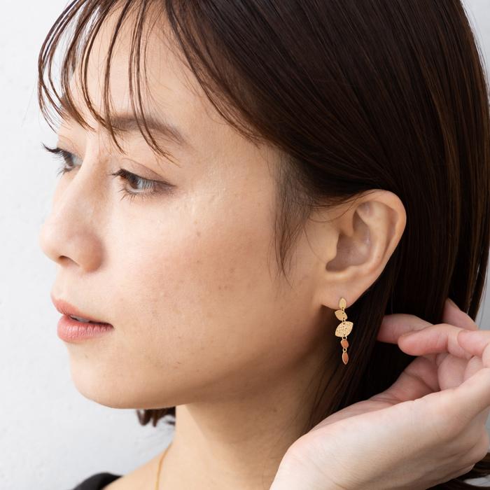 K18 YG 5連 リーフ デザイン スタッドピアス 18金 イエローゴールド 