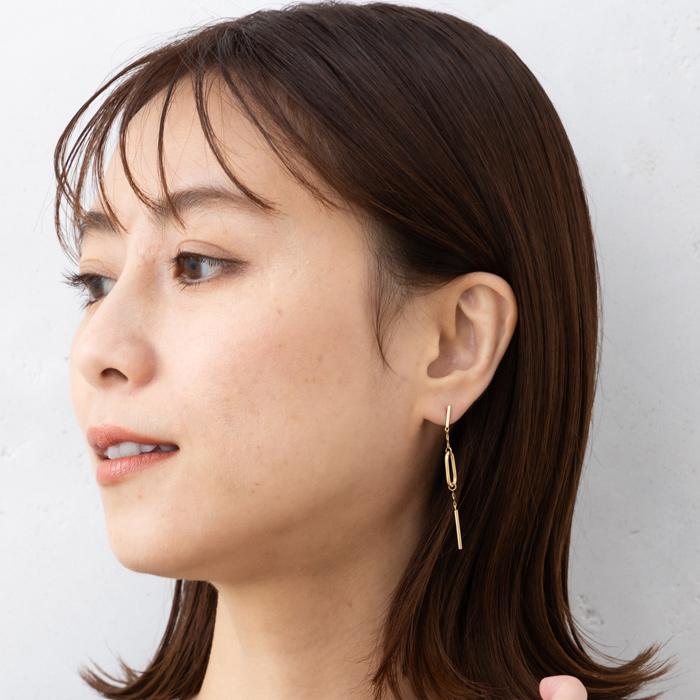 K18 YG ペーパークリップ バーデザイン ピアス 中空 イエローゴールド 