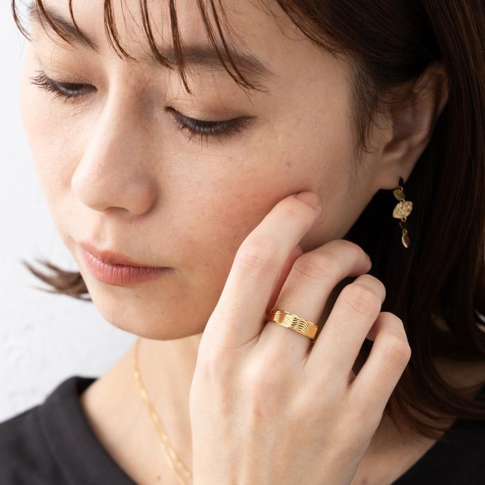 ウェーブデザイン ゴールドリング