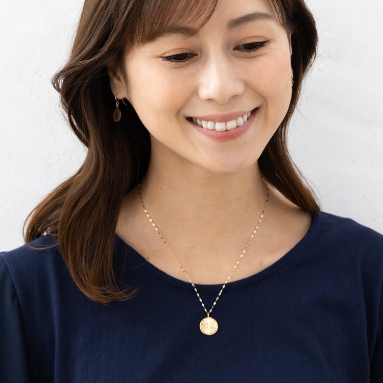 コイン デザイン ペンダントトップ フラワー モチーフ K18 YG 地金 18金 イエローゴールド 花 ※ペンダントトップのみの販売の画像