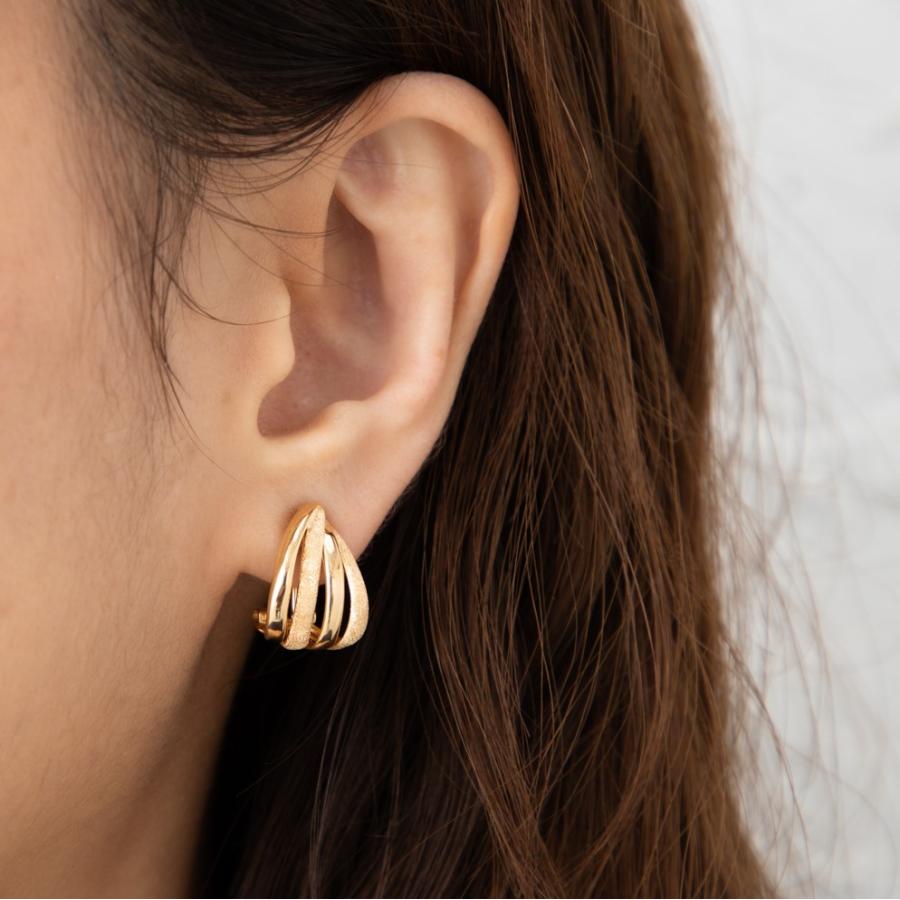 K18YG キャトルフープ スターダストピアス 重さ約1.8g 18金 ゴールド