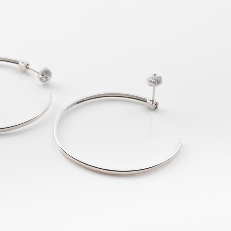 ポストK18wGピアス K18WG 可動式ポストフープピアス 重さ 約6.3g(左右合計シリコン込み