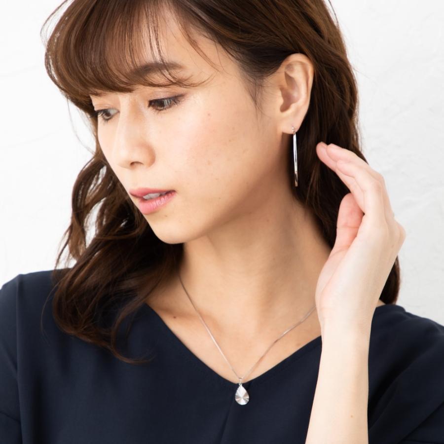 K18WG 可動式ポストフープピアス 重さ 約6.3g(左右合計シリコン込み