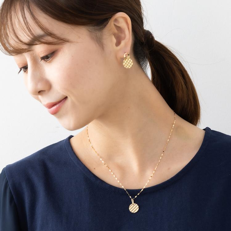 K18 3D ラウンドピアス 揺れる スタッド ピアス キラキラ 輝く 18金 地 
