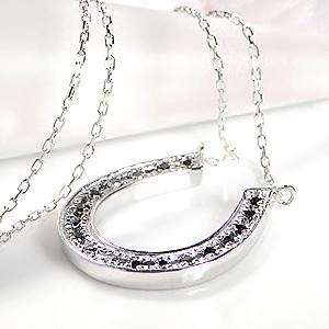 K18WG  馬蹄モチーフ ブラックダイヤモンド ネックレス【0.2ct】ゴールド ホワイトゴールド k18 18k ダイヤモンド ネックレス ダイヤ  ホースシュー 馬蹄の画像