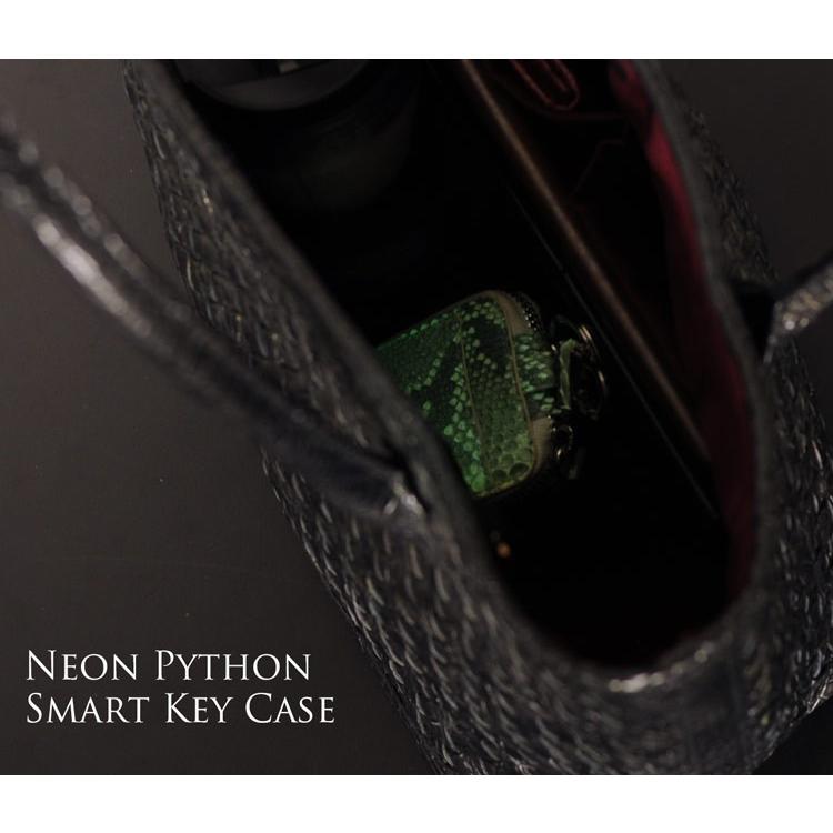 ダイヤモンド パイソン スマート キーケース レディース 蓄光
