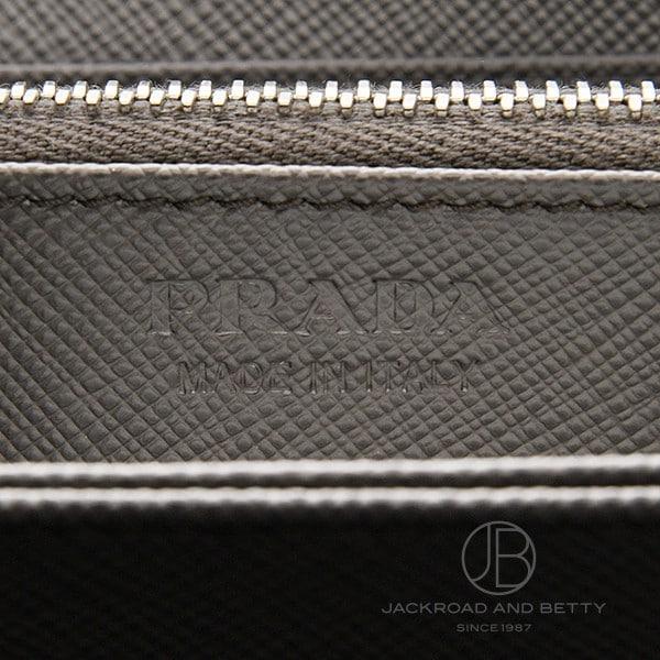 プラダ PRADA サフィアーノレザー トライアングル ジップアラウンド ウォレット フーモ グレー 2ML317 QHH F0170 新品 バッグ/財布/小物 |  | 05