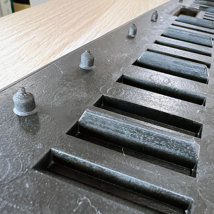 合成ゴム製 スノーヘルパー スタック 脱出 ダッシュつくんPRO 250mm×600mm×28mm 2枚入 脱出ヘルパー 雪道 緊急脱出プレート |  | 10