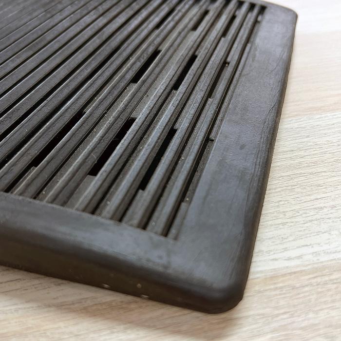 合成ゴム製 スノーヘルパー スタック 脱出 ダッシュつくんPRO 250mm×600mm×28mm 2枚入 脱出ヘルパー 雪道 緊急脱出プレート |  | 08