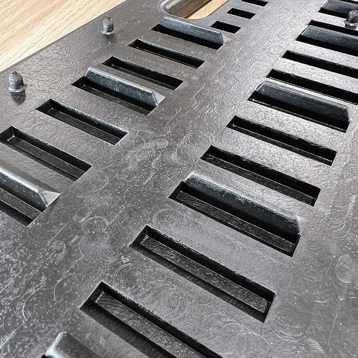 合成ゴム製 スノーヘルパー スタック 脱出 ダッシュつくんPRO 250mm×600mm×28mm 2枚入 脱出ヘルパー 雪道 緊急脱出プレート |  | 09