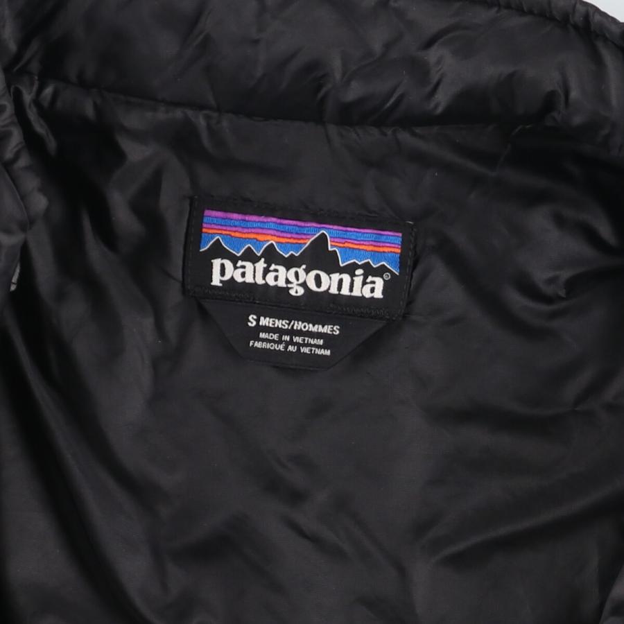 patagonia（パタゴニア） 古着 ナノパフジャケット 84212FA17 中綿