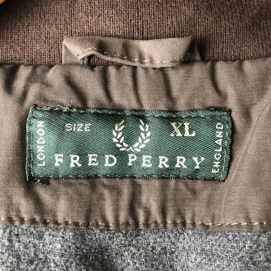 FRED PERRY（フレッドペリー） 古着 中綿パーカー パファージャケット