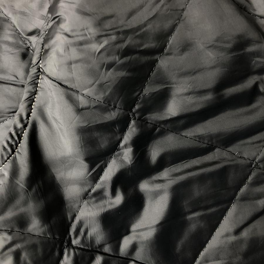 Carhartt（カーハート） 古着 クラシックベスト 中綿入り ダックベスト