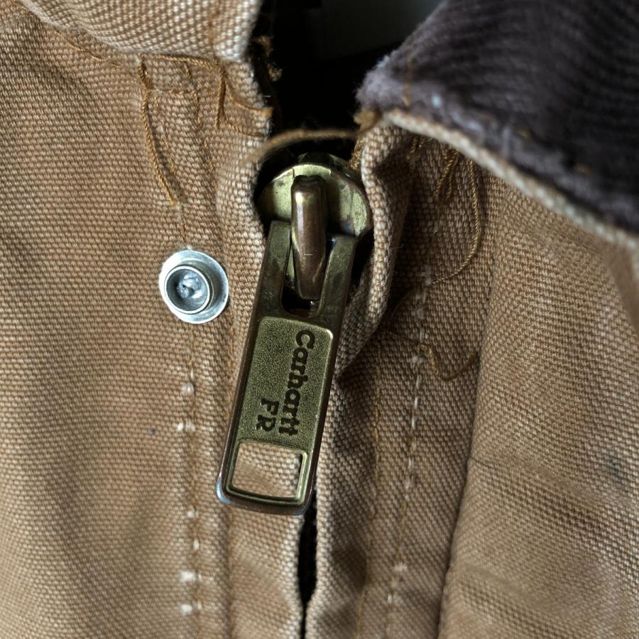 Carhartt（カーハート） 古着 Carhartt FRシリーズ 中綿入り ダック