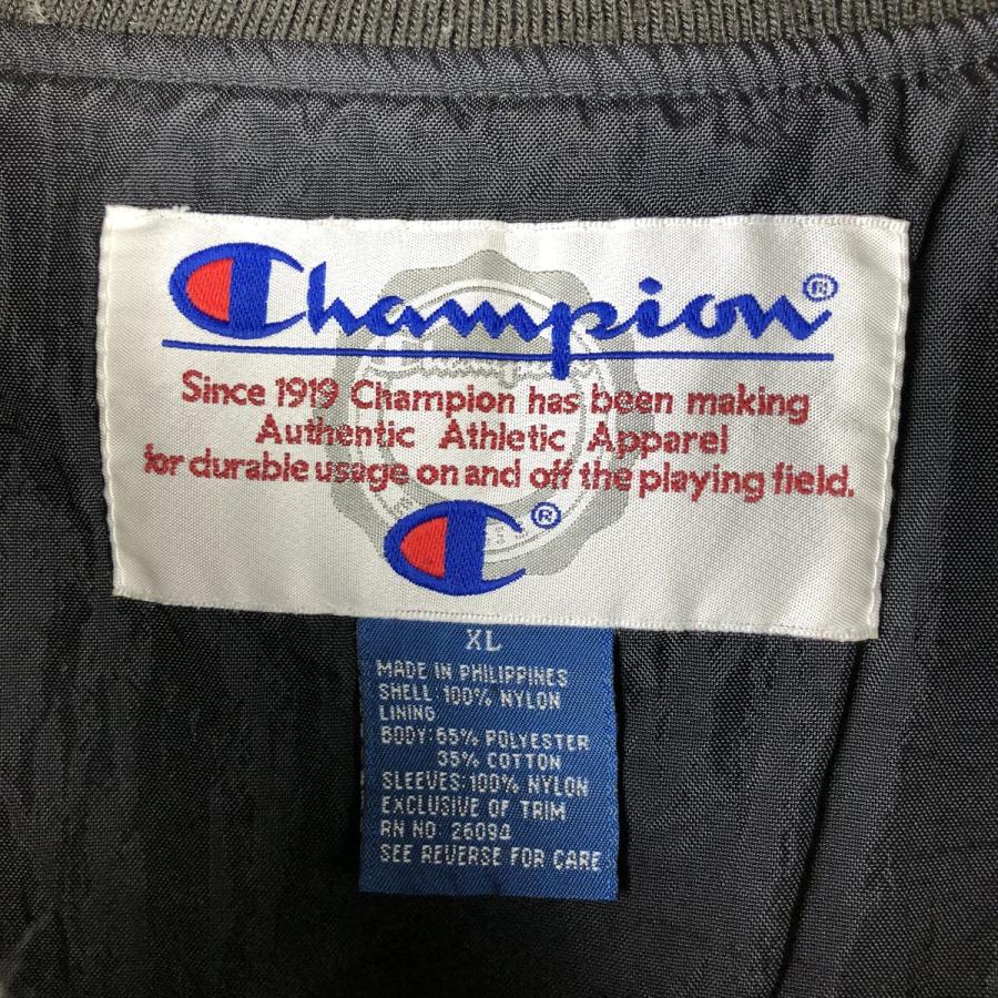 Champion（チャンピオン） 古着 90年代 Champion Vネック ナイロンプル