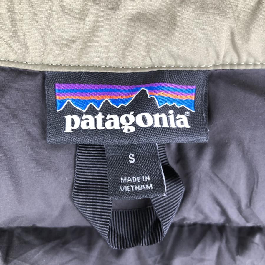 【美品】patagonia ネイビー ダウンジャケット M（27925FA19） patagonia（パタゴニア） 古着 サイレントダウンシャツ 27925FA19 襟
