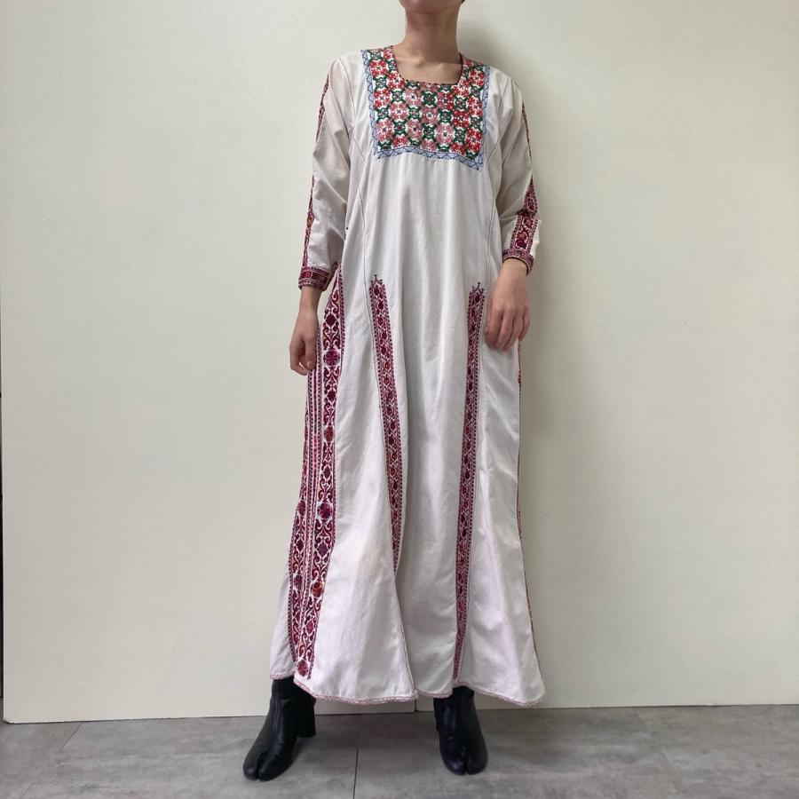 古着 ウクライナ刺繍 マキシ丈 長袖 ワンピース レディースM 