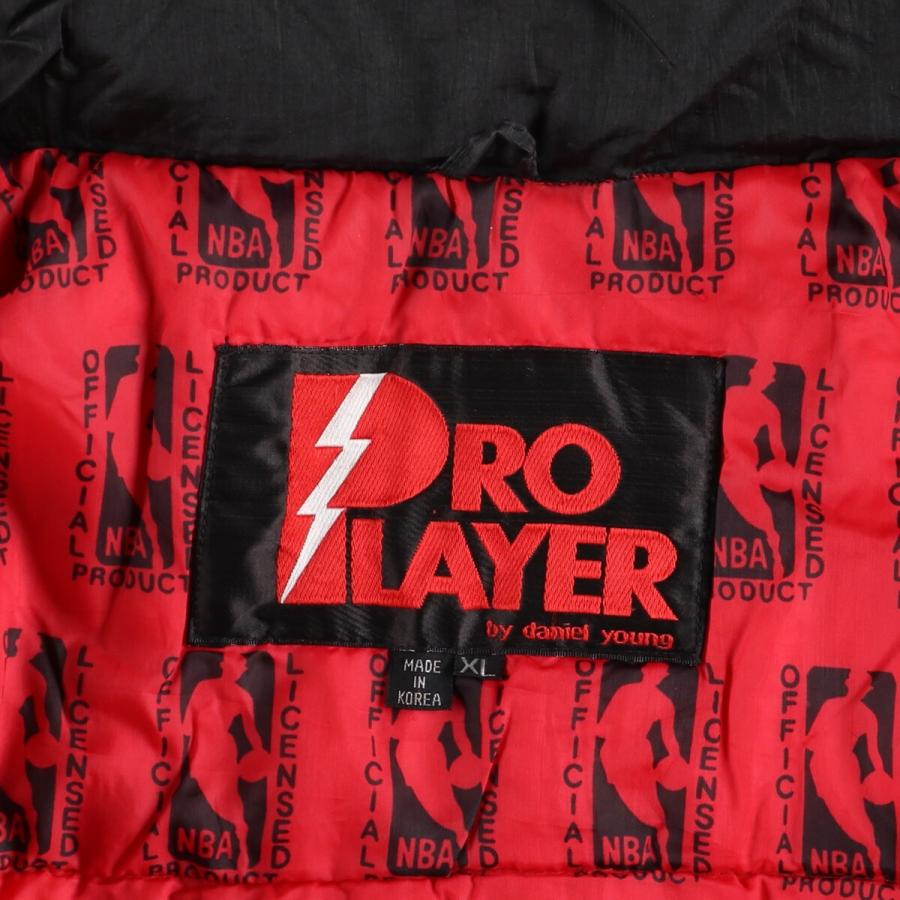 古着 90年代 PRO PLAYER NBA シカゴブルズ バックロゴ 中綿 古着 90年代 PRO PLAYER NBA シカゴブルズ バックロゴ 中綿