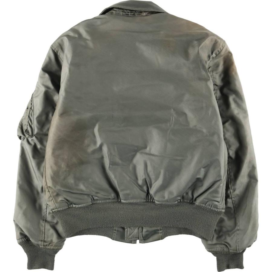 古着 80年代 米軍実品 バッジ付き 中綿入り CWU 45/P ミリタリー